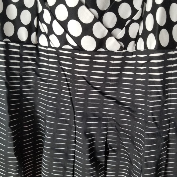 NWT Calvin Klein Dress - Picture 3 of 6